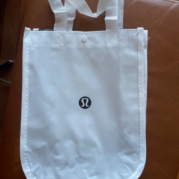 Lulu Lemon Reusable Shopping Bags - Picture 5 of 6